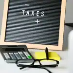 Wie funktioniert die Mehrwertsteuer (MWST) in der Schweiz? 2 Mehrwertsteuer Schweiz Sätze und Vorsteuerabzug erklärt
